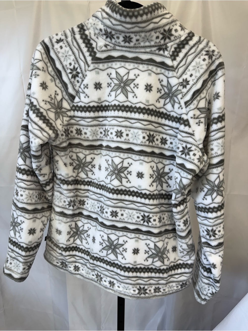 Eddie Bauer Medium Women’s Fleece 1/4 zip pockets white gray snowflake cold - Picture 3 of 3